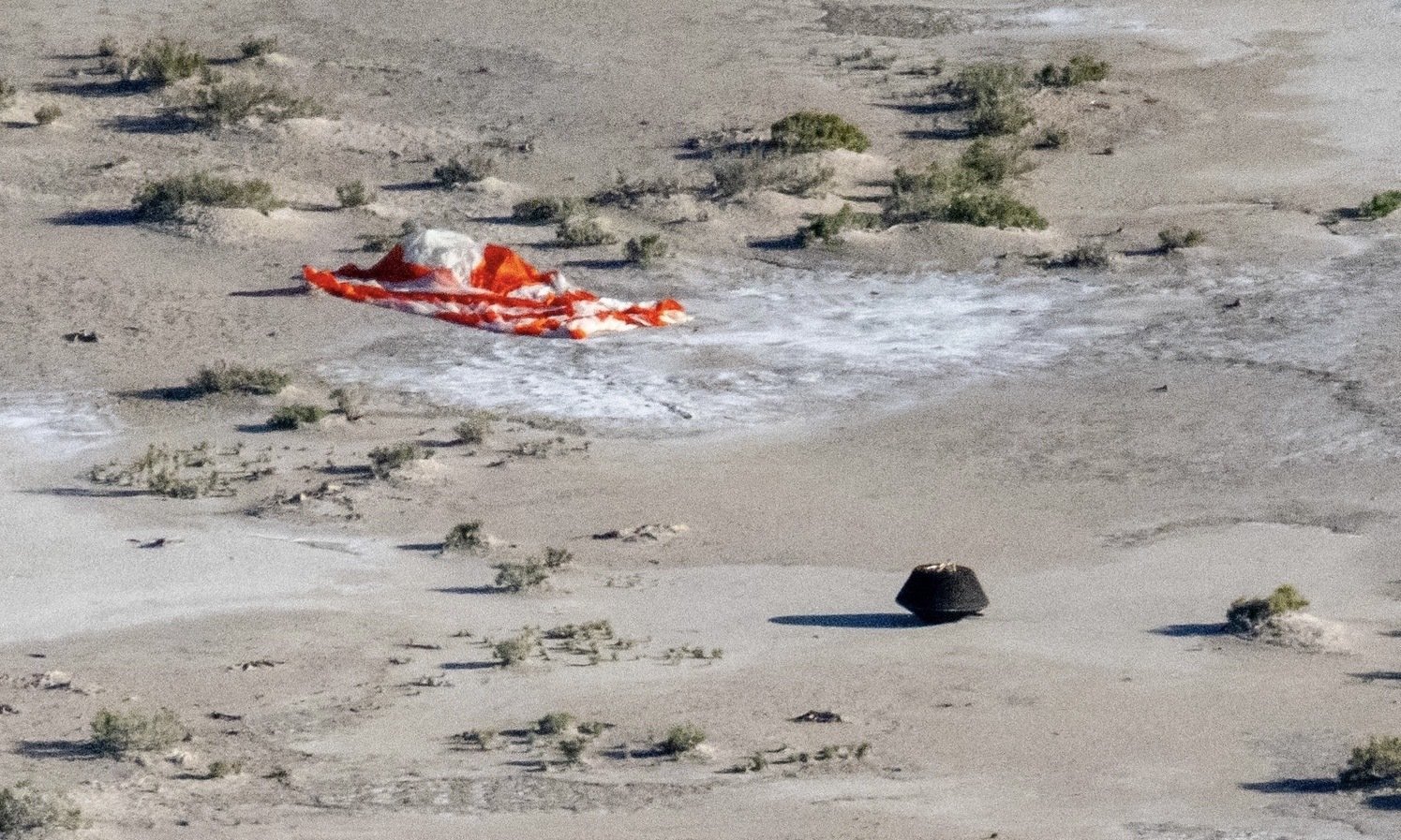 OSIRIS-Rex capsule landing in the desert