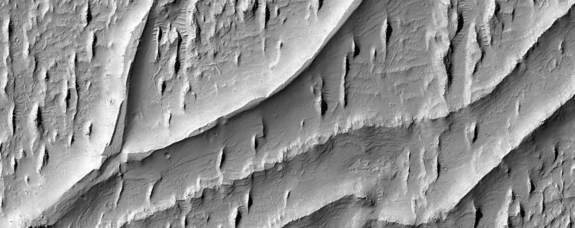 A zoomed-in view of the ridges left by past rivers on Mars.