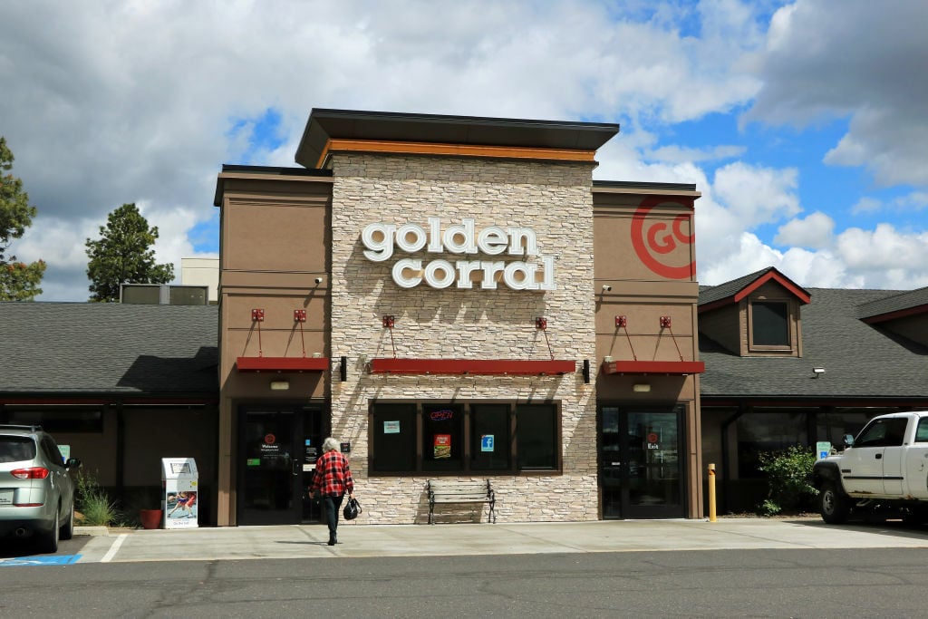 Golden Corral restaurant entrance