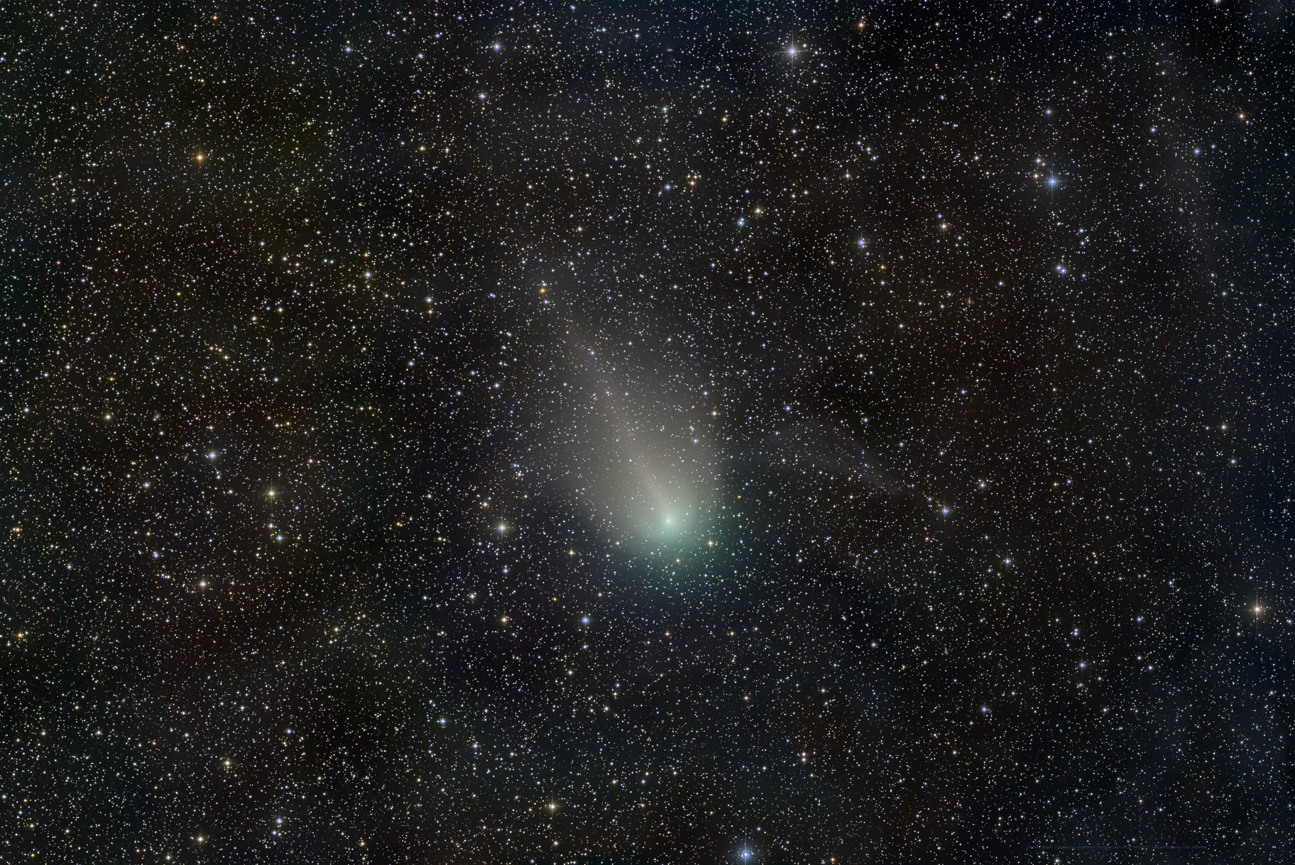 Comet Pons-Brooks zipping through constellation Lyra
