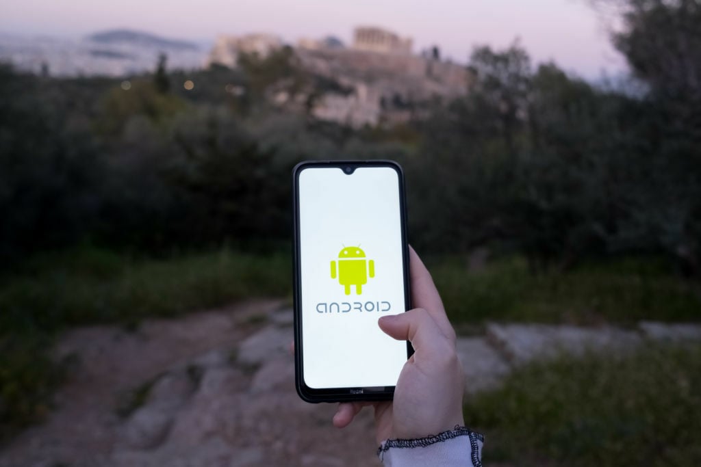 Android logo on phone outside