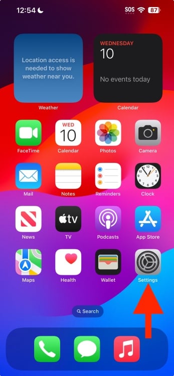 Arrow pointing to settings app on iOS