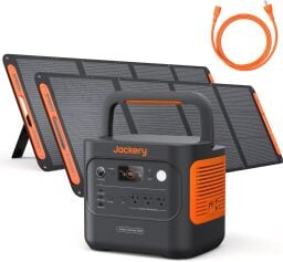 Jackery Explorer 2000 v2 with solar panels