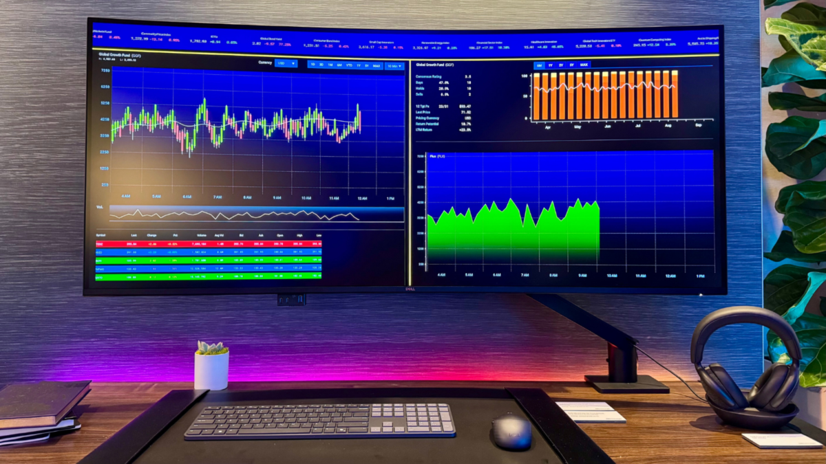 the Dell UltraSharp 52 Thunderbolt Hub Monitor at ces 2026