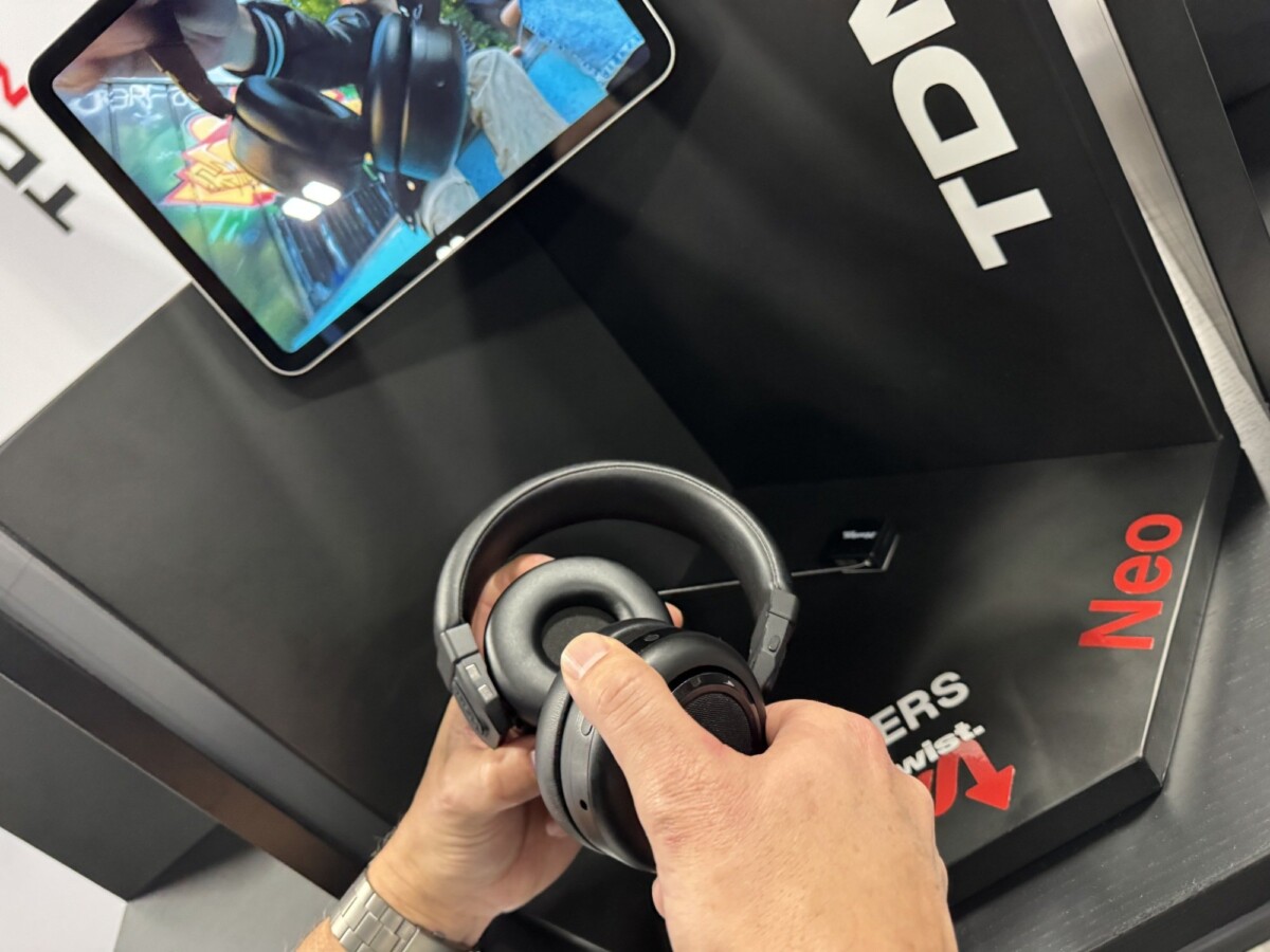 Twisting the TDM Neo Hybrid Headphone Speakers