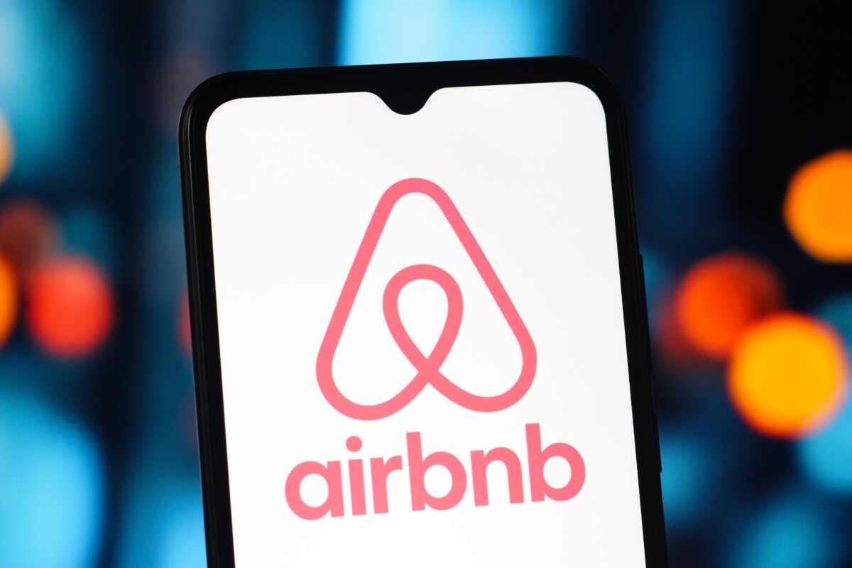 Airbnb logo