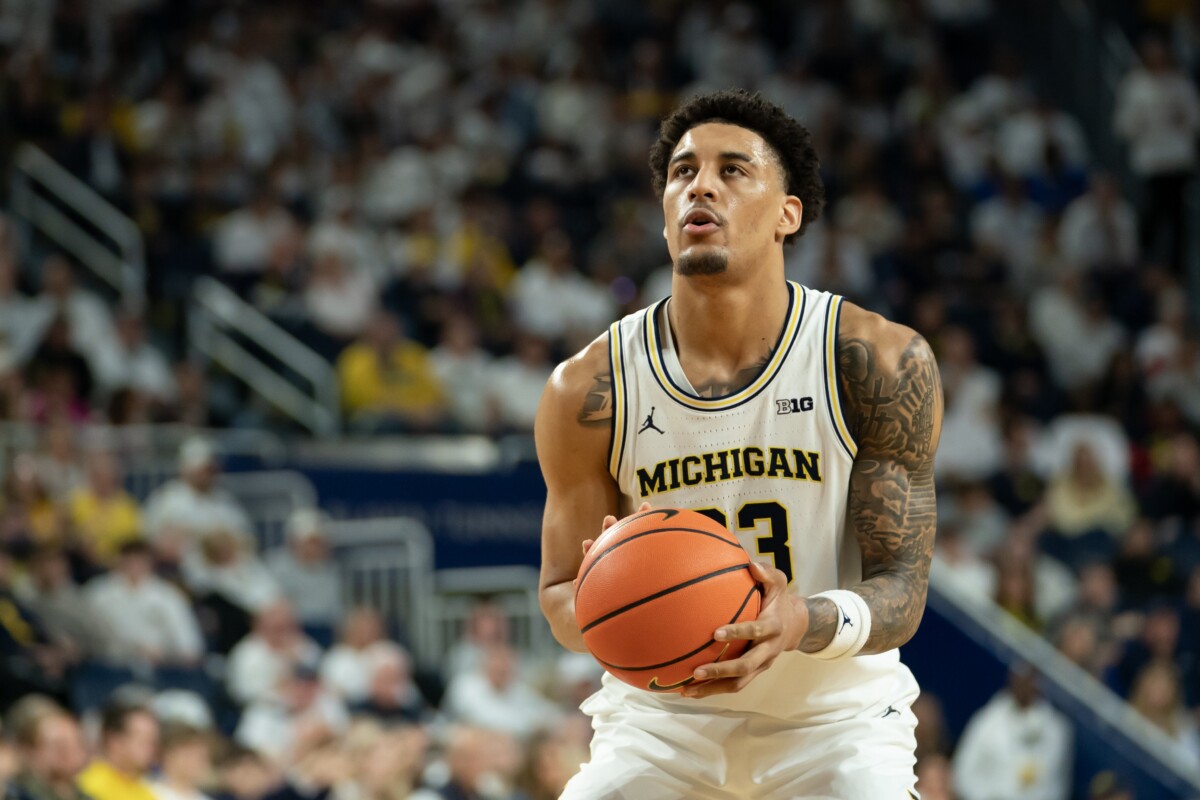 Yaxel Lendeborg of the Michigan Wolverines shoots a free throw